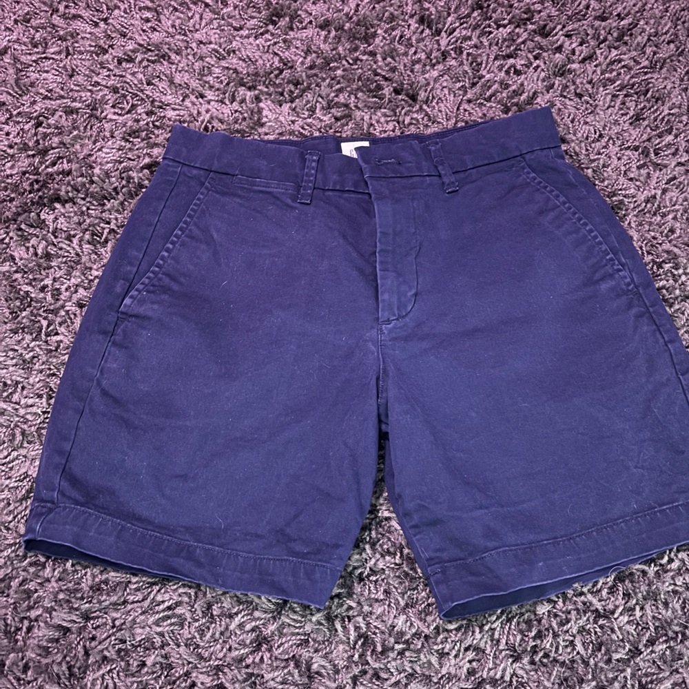 Gap 7” navy shorts